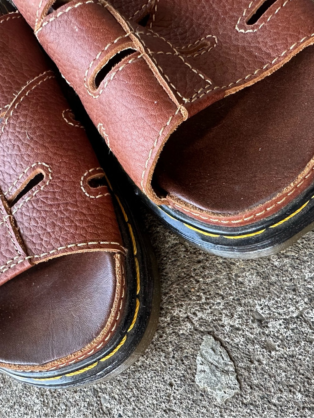 VTG Dr Marten Made in England Red Leather Fisherman Slide Sandals - Picture 4 of 6